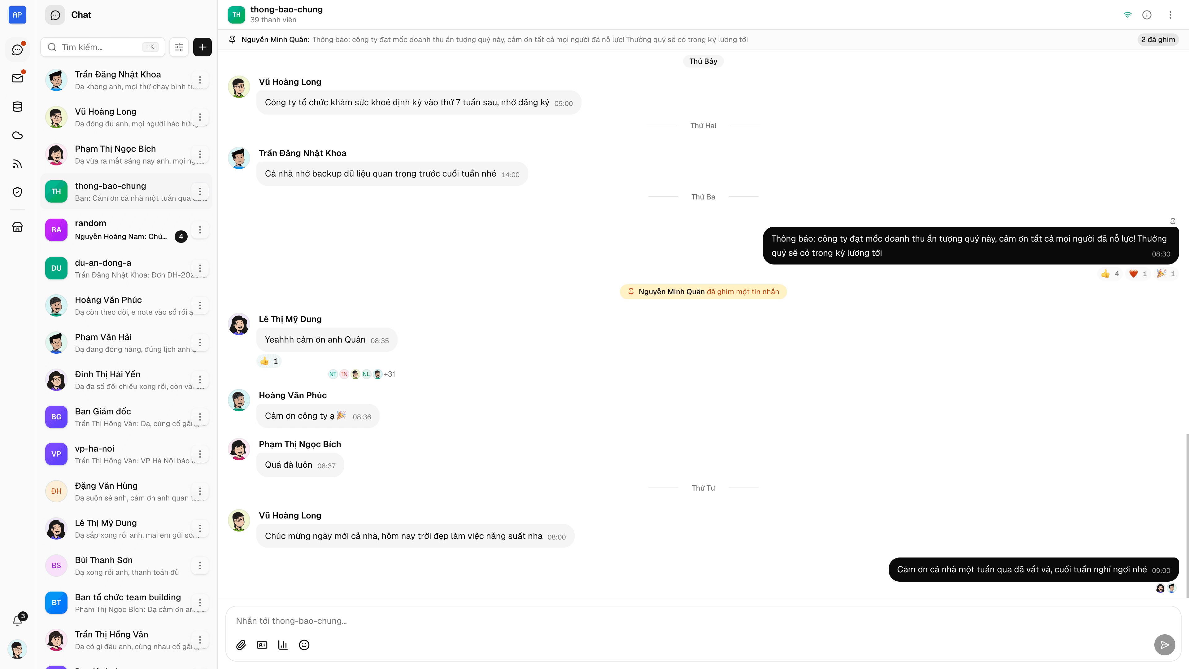 Kênh chat chung của công ty trong Salework Space, thanh ứng dụng nằm bên trái